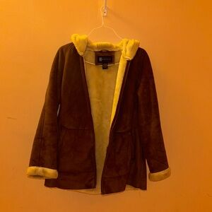 Real Feel Faux fur (SIZE: M) for modest fashion.